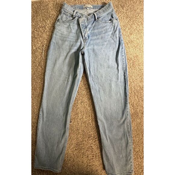 Abercrombie and Fitch The Dad High Rise Curve Love Light Wash Jeans Size 26/2S - Picture 4 of 8
